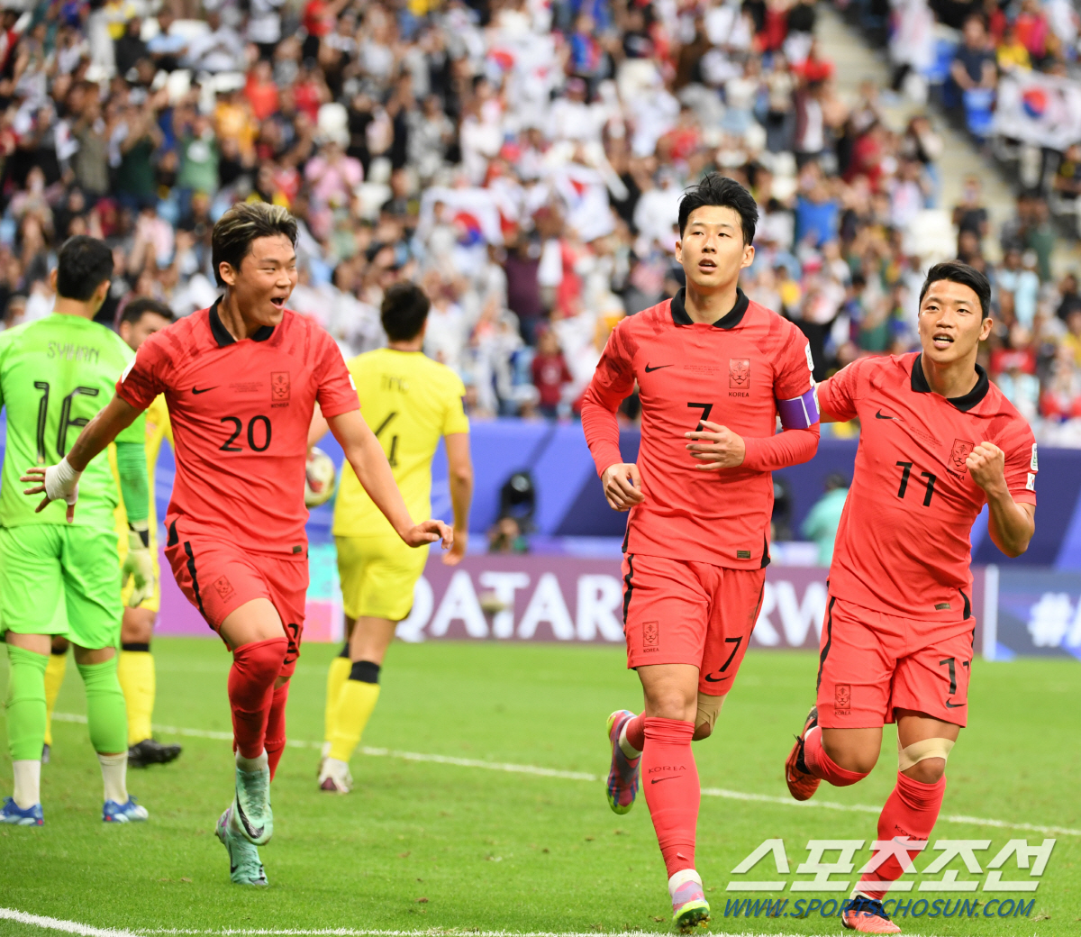 [카타르 현장인터뷰]돌아오자 마자 PK 기점, 황희찬 "아쉬운 것 사실,…