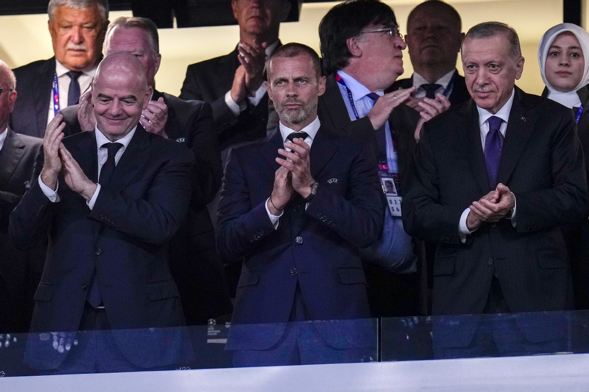"사우디 이적? 돈 때문이잖아" UEFA 회장의 팩트 폭격 "역사는 살 …