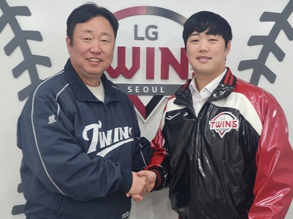'말도 많고, 탈도 많았던' 격동의 FA 시장 마감...승자는 안치홍이었…