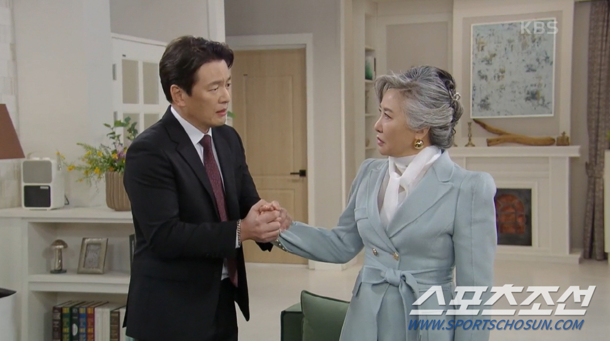 [SC리뷰]"파리 새끼가 왜 꼬여?" 이소연, 하연주 '모략'에도 결혼식…