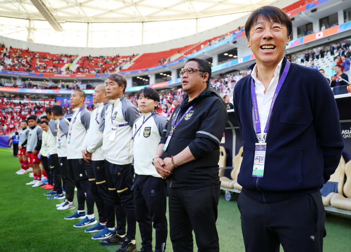 '욕심쟁이'인니 축구협회장"신태용 감독 재계약?U-23 16강후 결정"