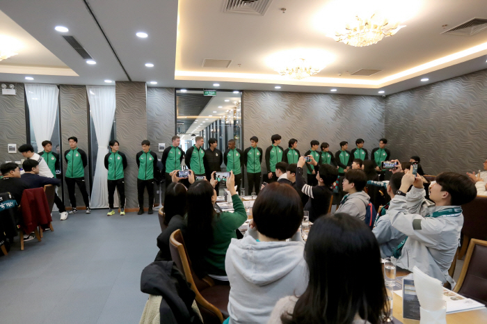 '식사부터 오픈 트레이닝까지' 팬들과 함께여서 더 뜻깊었던, 대전의 프리…