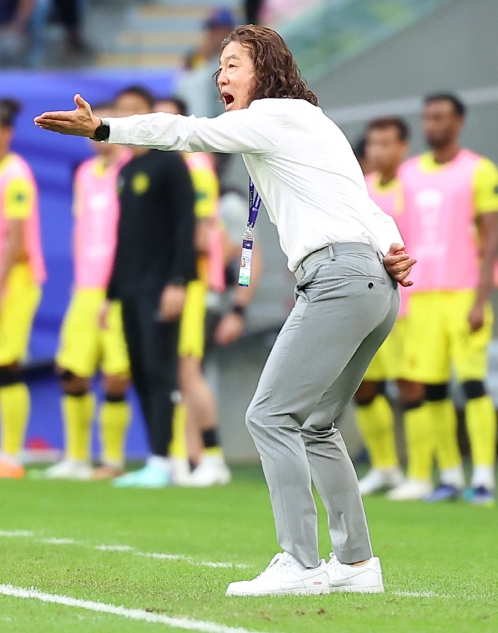 '판곤매직'에 난리난 말레이시아,축구발전 위해 14억원 쏜다