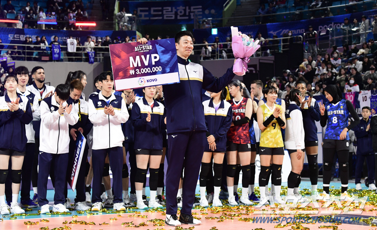 "배구 왜 보냐는 질문 나오는데"…평범함 거부한 '줄넘기 슬릭백', 男배…