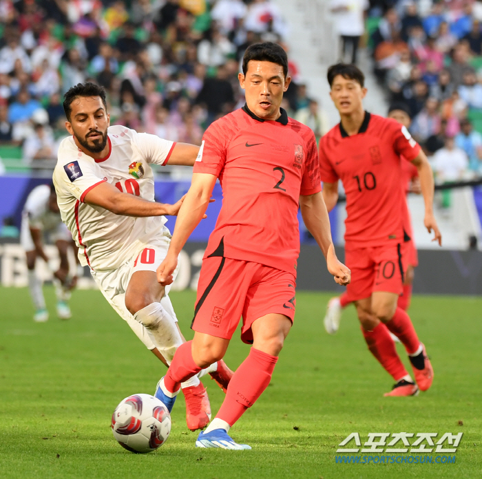 [카타르ON]김진수 복귀→이기제 별도 훈련, '설영우 시프트' 흔들리던 …