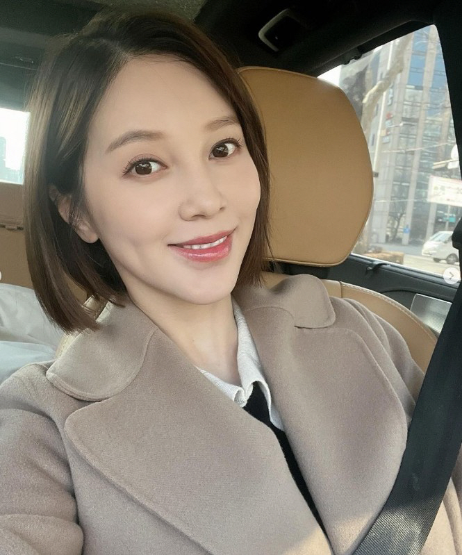 아유미, 임신 6개월차 새로운 변신…"♥남편이 새로운 뇨자 같데요"