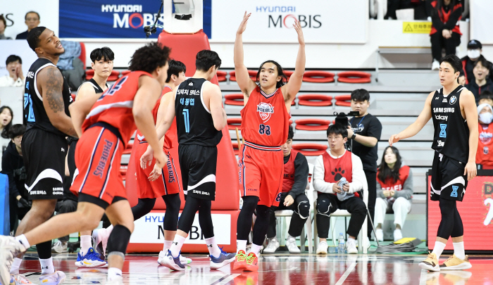 [현장분석] '무존 듀오' 장착완료! 3연승 현대모비스, 삼성 38점 차…