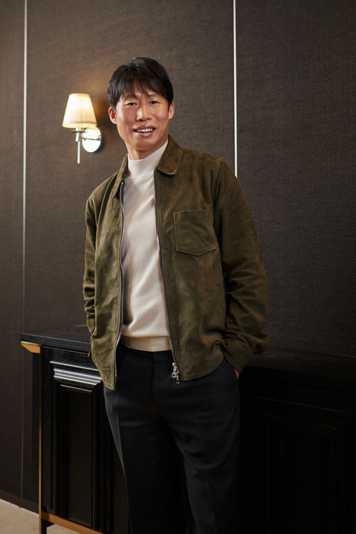 [인터뷰③] 유해진 "흐트러짐 없는 올백 '쓰앵님' 김서형, 수수한 모습…