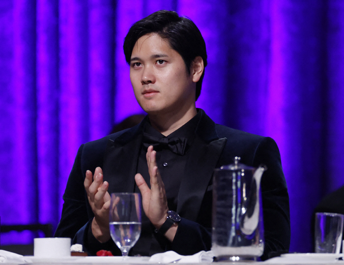 '억' 소리 나는 오타니 사인 카드...이번엔 1억5천에 美경매 낙찰
