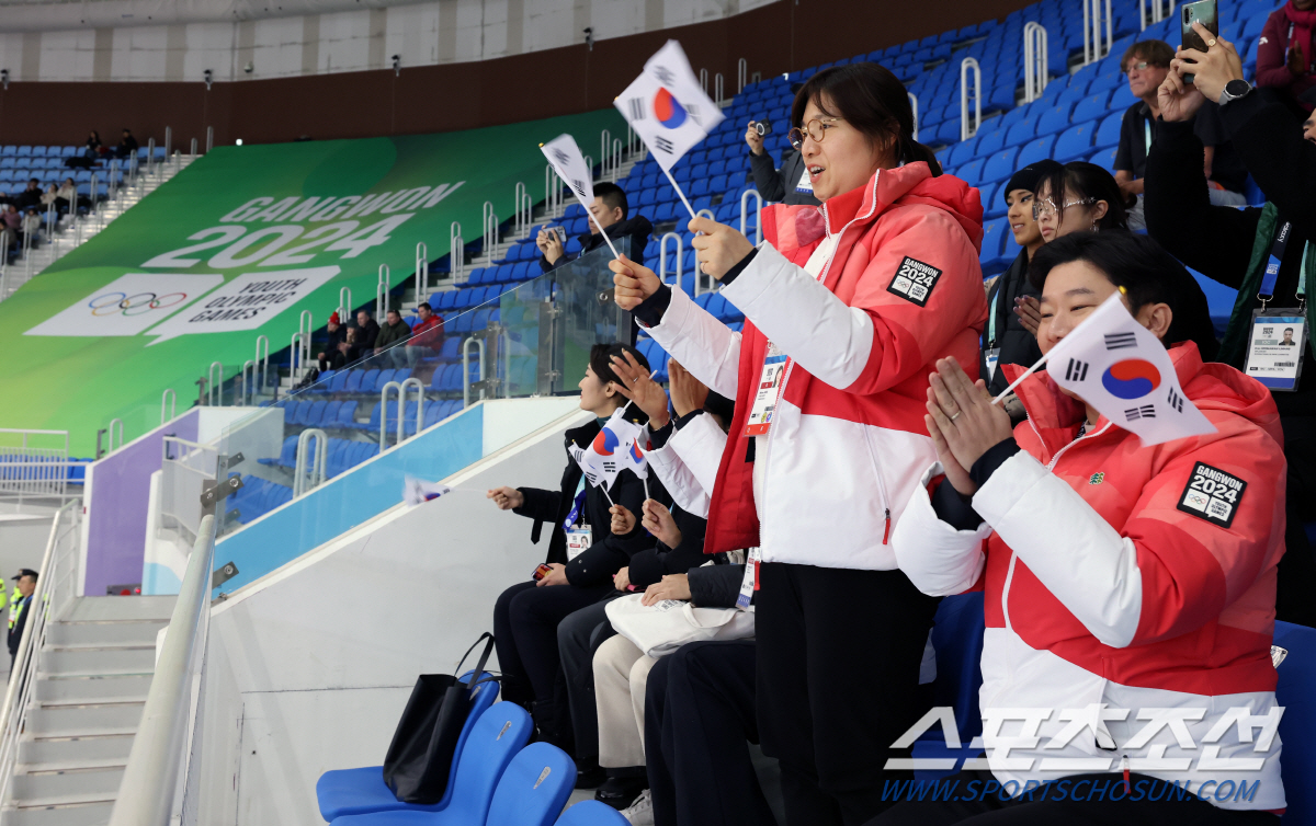 "강원2024,K-자봉 여러분 있기에" 장미란 차관,열정의 현장행보