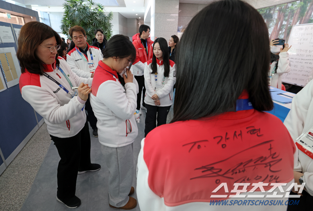 "강원2024,K-자봉 여러분 있기에" 장미란 차관,열정의 현장행보
