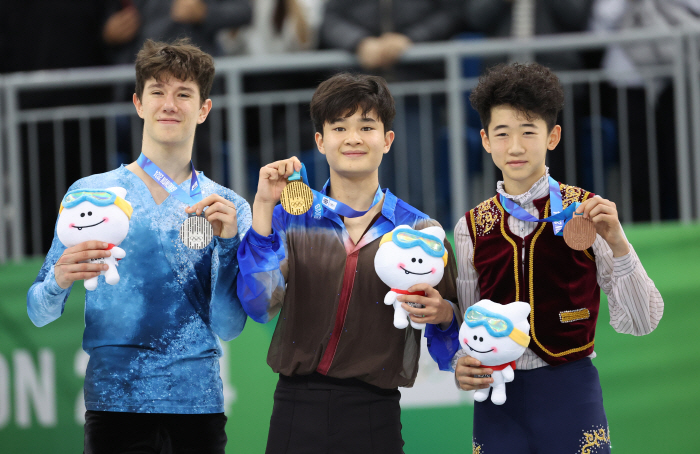 "이것이 투혼 K피겨!"金현겸의 역전金! 男싱글 사상 첫 금메달 쾌거![…