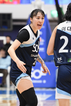 [현장인터뷰] '3연승 진두지휘' 김소니아 