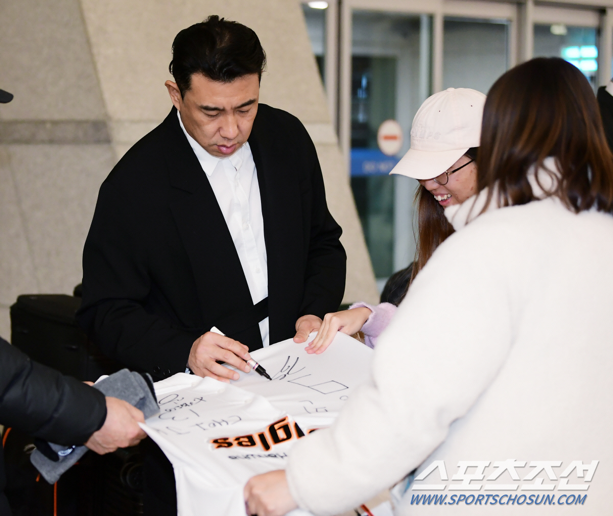 '이적 후 첫 인터뷰' 오렌지 유니폼 입은 짐승 "영원히 잊지 않을게요"
