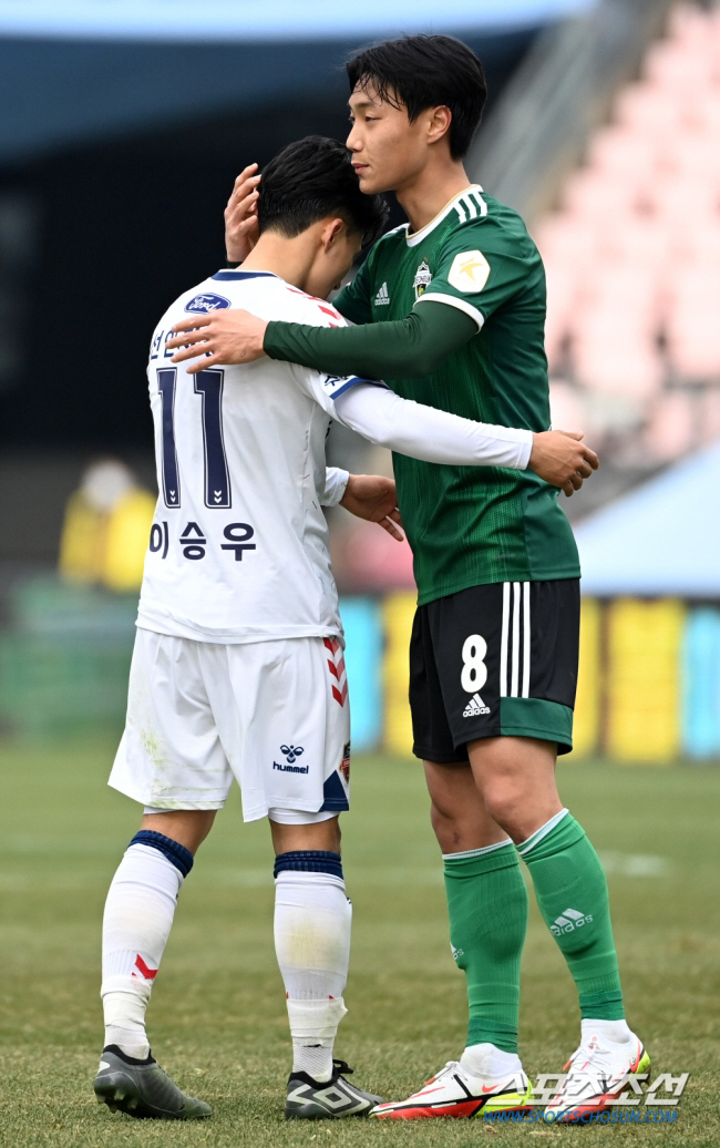 "전북과 계약하던 날 눈물 흘렸다" 꿈같은 3년 돌아본 백승호, 英 버밍…