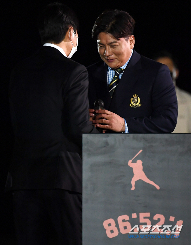 "타격은 각자의 답을 찾아가는 과정" 레전드 김태균 '타격에 관한 나의 …