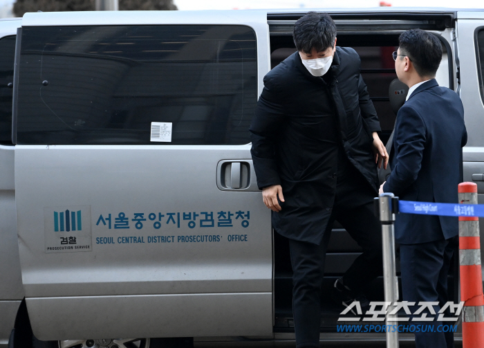 김종국 감독, 영장실질심사 마치고 구치소행...구속 여부 오후 5시경 확…