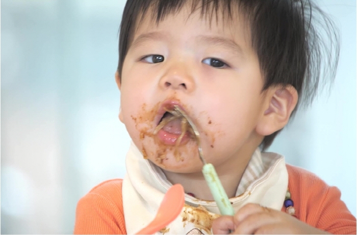 "벌써 짜장면 먹방까지?"..홍현희♥제이쓴子 준범, '본투비 먹짱베이비'…