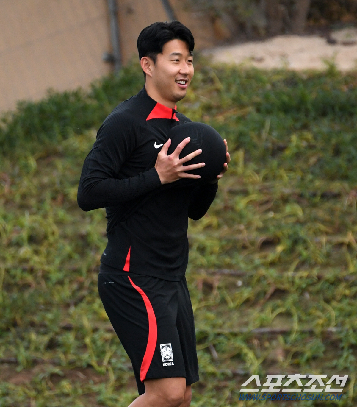 강인→흥민 바통터치! 토너먼트부턴 '공간털이 전문가' SON의 무대 펼쳐…