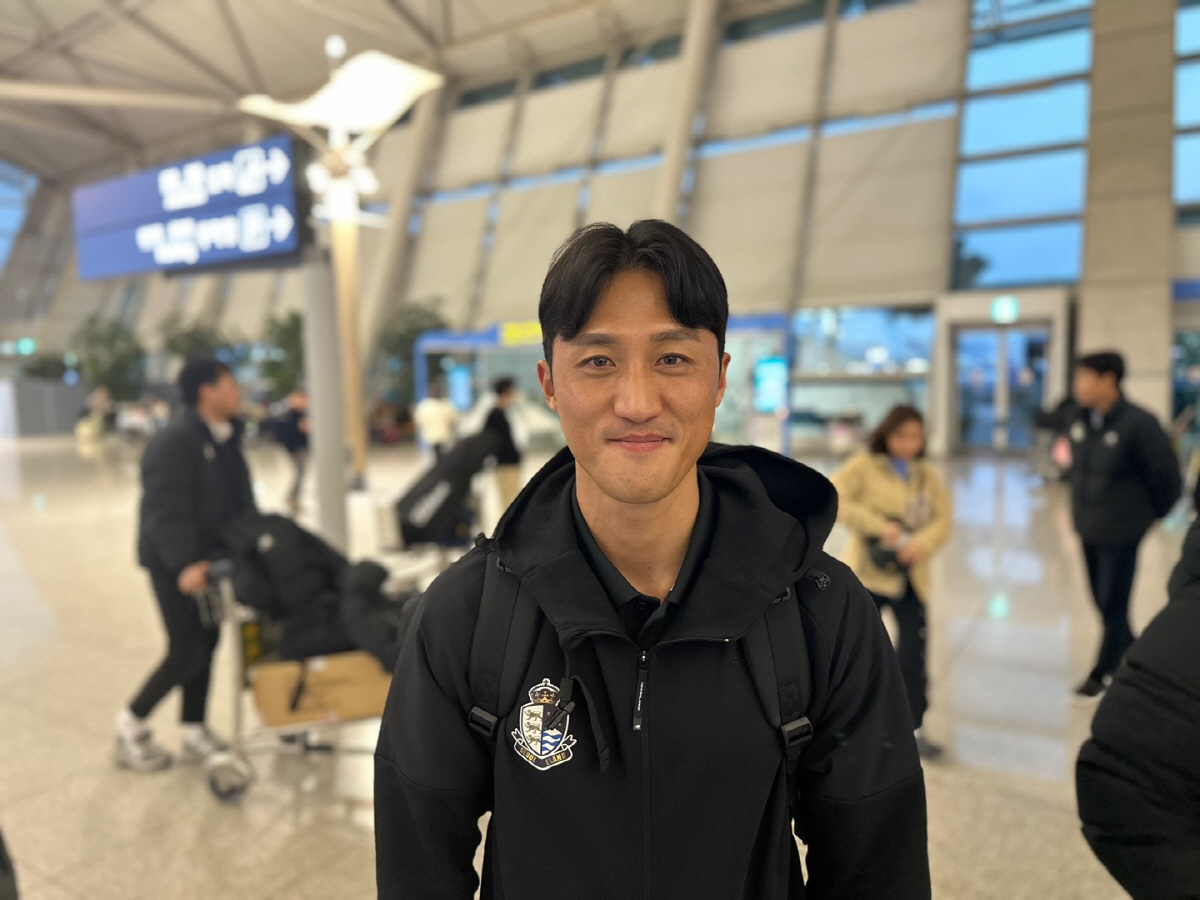 [인터뷰]이랜드 유니폼 입은 '베테랑' 김오규 "김도균 감독님의 진심이 …
