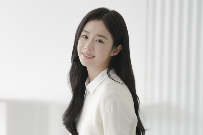 [공식] 김태희, ♥비 뒤이어 할리우드 진출..'버터플라이' 출연 확정
