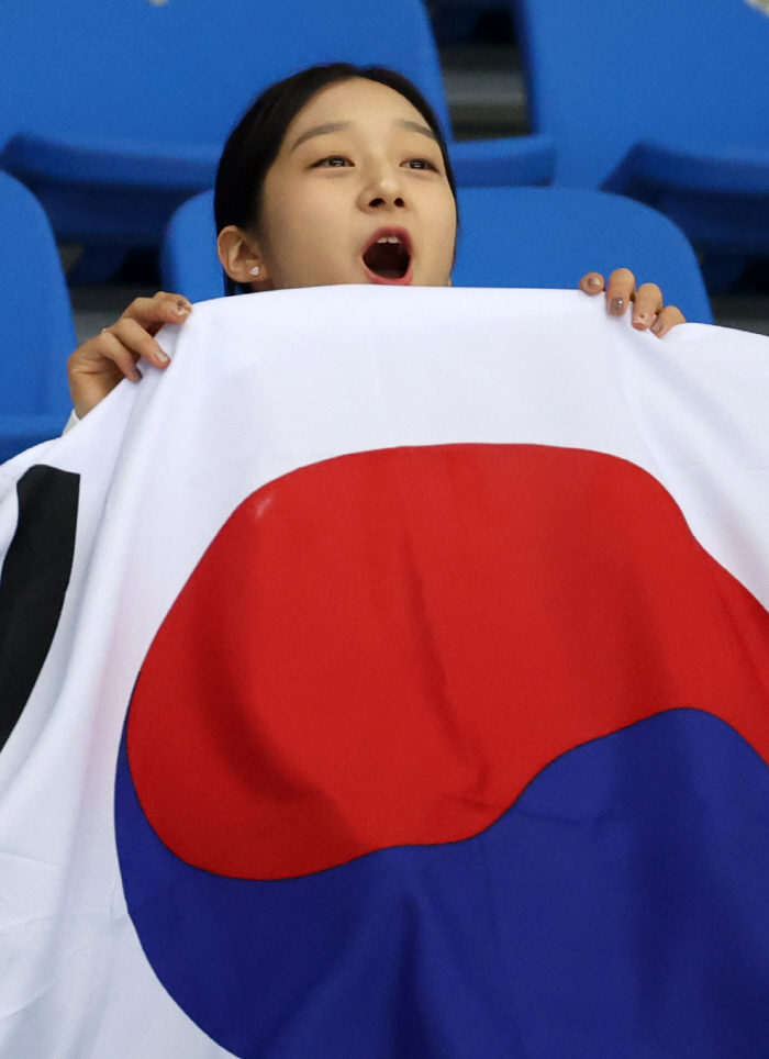 '15세 피겨요정'신지아,실수에도 빛난 '역전'은메달...日시마다 마오 …