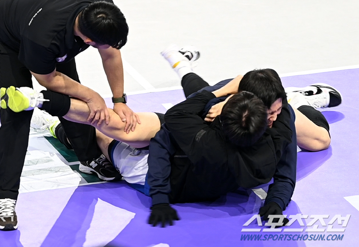 '귀 깨물기 공격에 정신이 혼미' 정지석 놀라게 한 전광인의 무차별 애정…