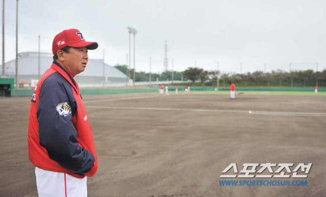 이종범-류중일-선동열-김기태-이동욱-이범호...KIA 감독, 누가 해야 …