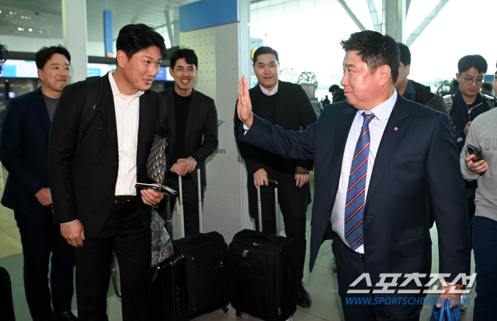 '캠프 출국' 김태형 감독이 그린 新롯데 청사진 "3년내 우승 약속…실력…