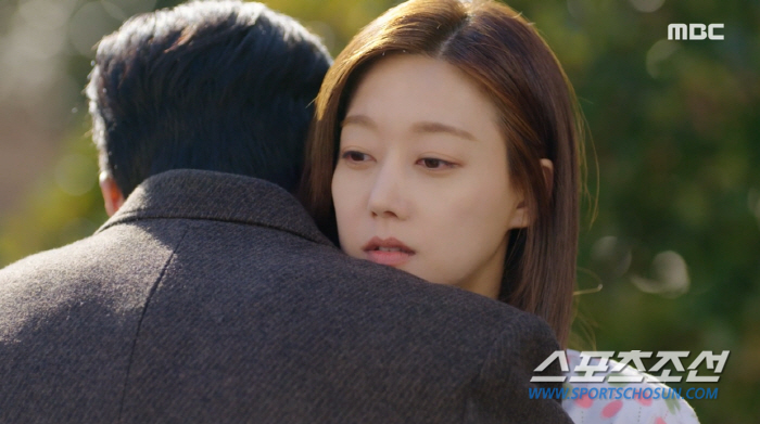 [SC리뷰]'세번째 결혼' 오승아, 자살시도 뒤 잠적…오세영은 박영운과 …