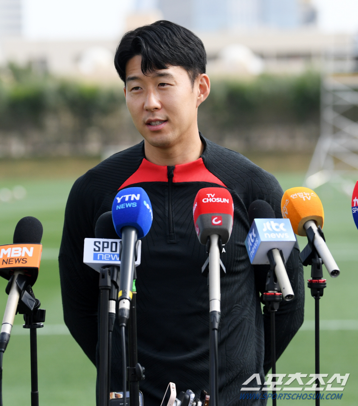 [카타르 현장인터뷰]또 고개 숙인 손흥민, 간곡한 부탁 "평가는 끝나고 …