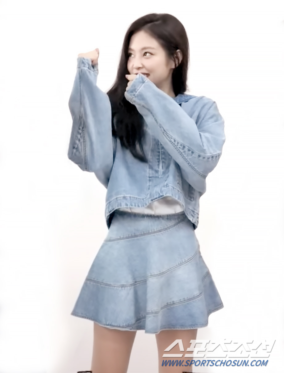 같은 옷 입은 제니와 이지아, 17년 나이 차 초월한 우정과 미모