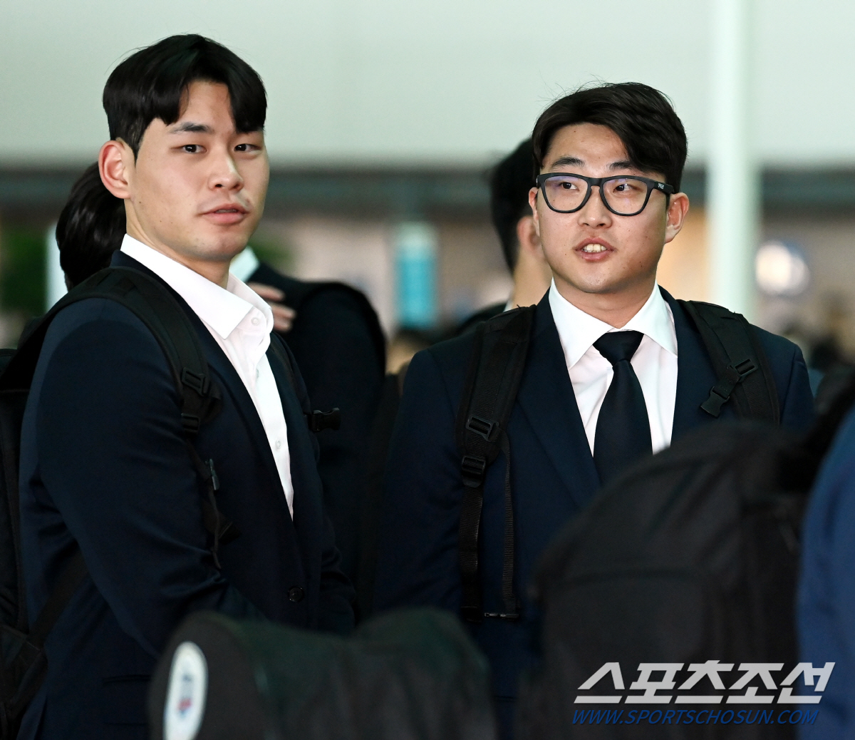 "난 모르겠는데?" 출사표 밝히던 사령탑, 갑자기 38세 '캡틴' 찾은 …
