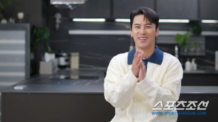 '트로트 신사' 장민호, 'NEW 하우스' 최초 공개. 넓은 거실과 레스…