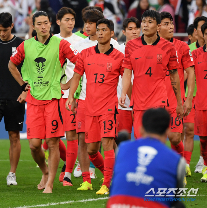 [카타르 ON]"왜 이리 조용하노" 이제 김민재의 활짝 핀 미소를 보고싶…