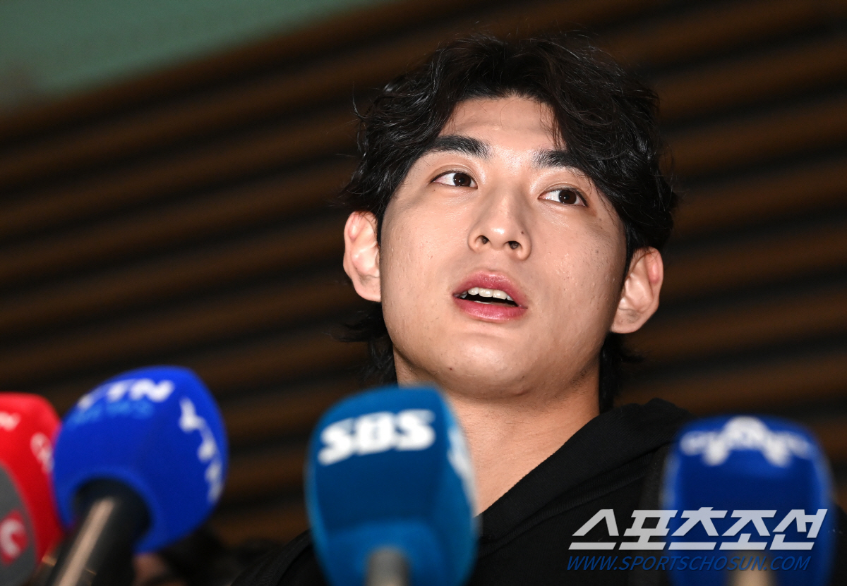 미국行 비행기 탄 이정후 "몸상태 완벽, 마음가짐은 이미 실전…떨림보다 …
