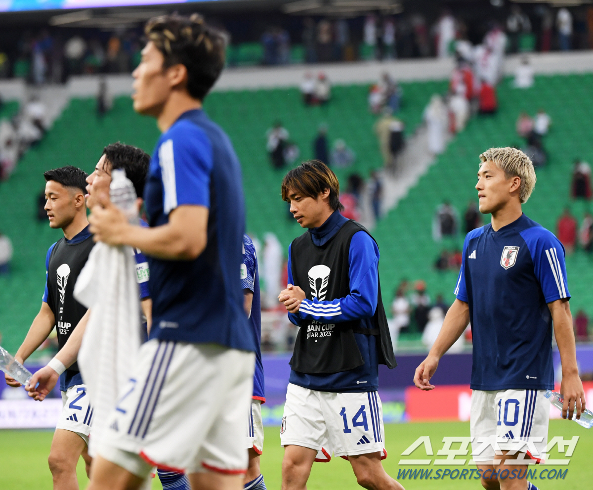 "법적 상황 지켜봐야"...'성범죄 혐의' 이토 준야, 日 대표팀 전격 …