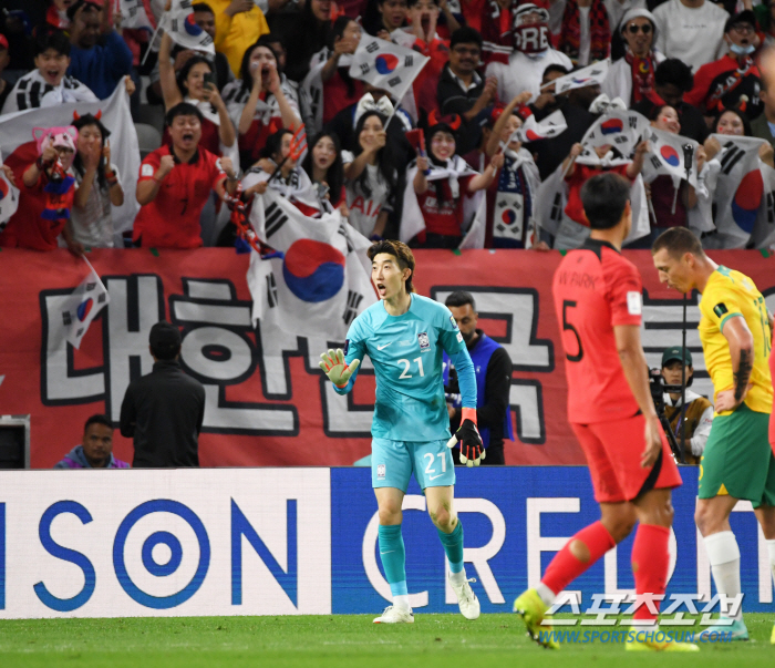 아깝다! 어깨 옵사, 아쉽다! 선제실점…슈팅 0개 韓, 호주전 전반 0-…