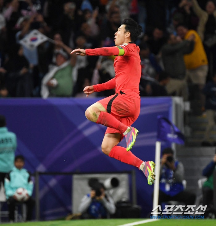 [카타르 현장리뷰]'손흥민,복수의 결승골 작렬!' 한국, 호주에 2-1 …