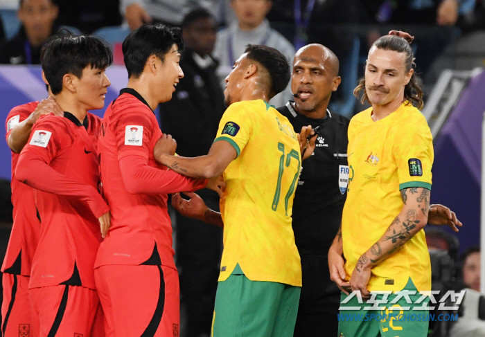 [호주전Live]호주 전반 막판 선제골! 한국 0-1 호주 전반 진행 중