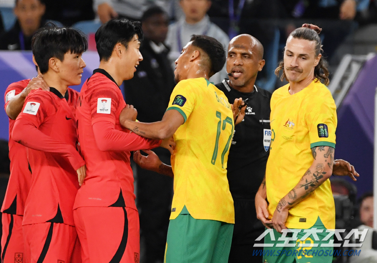 [호주전Live]호주 전반 막판 선제골! 한국 0-1 호주 전반 진행 중