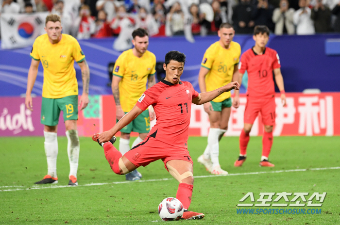 호주의 주장도 '쿨' 인정 "노련한 PK 유도 손흥민 좋은 선수, 배워야…