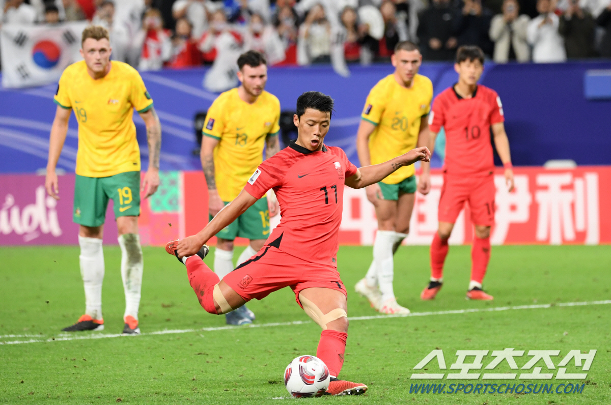 호주의 주장도 '쿨' 인정 "노련한 PK 유도 손흥민 좋은 선수, 배워야…