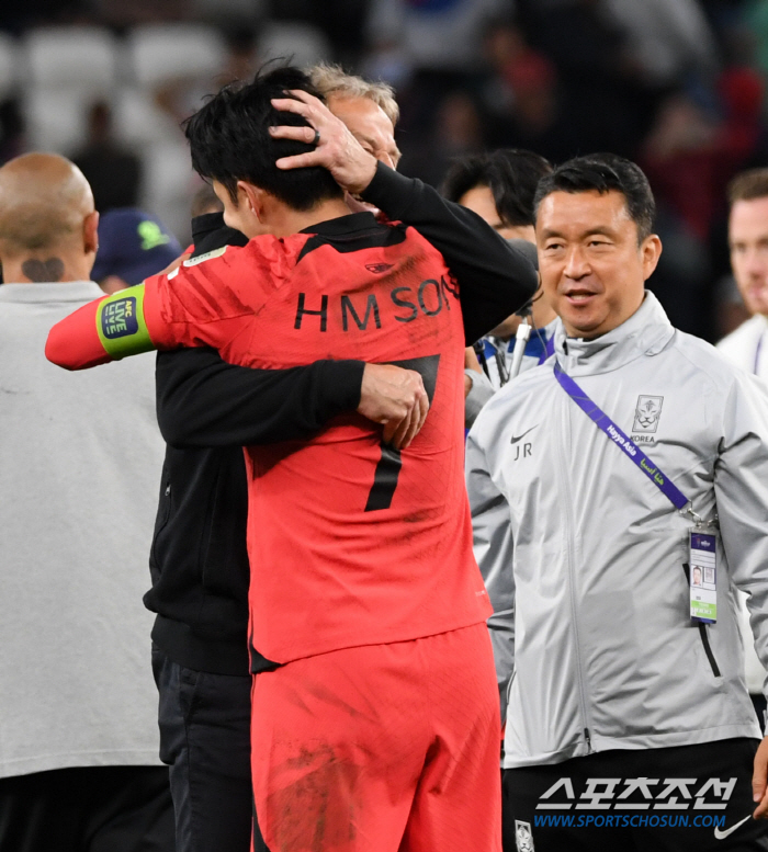 [카타르ON]"토트넘→바이에른 있잖아!" 韓 좀비 축구의 기적, 적장도 …