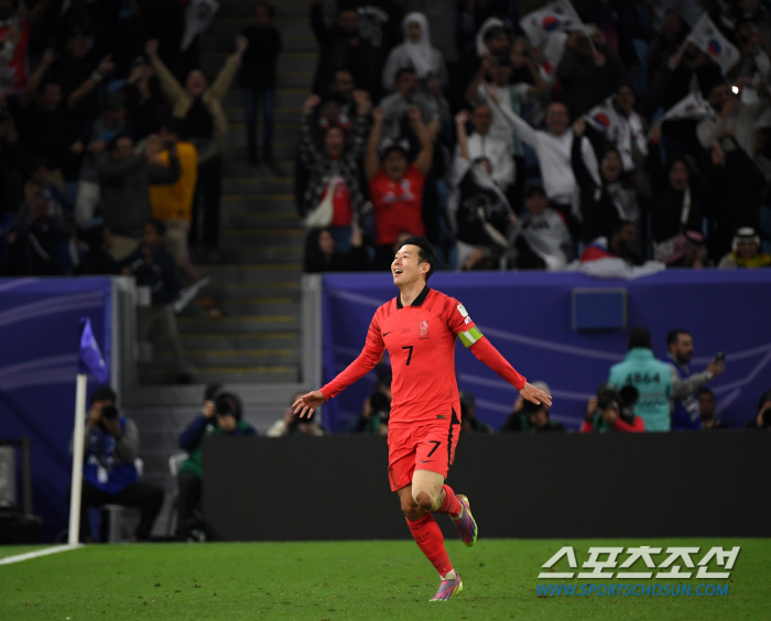 [카타르ON]"토트넘→바이에른 있잖아!" 韓 좀비 축구의 기적, 적장도 …