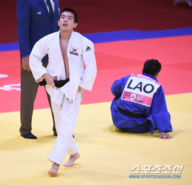 '경량급 간판' 이하림, 접전 끝에 천적 꺾었지만…파리 그랜드슬램 은메달