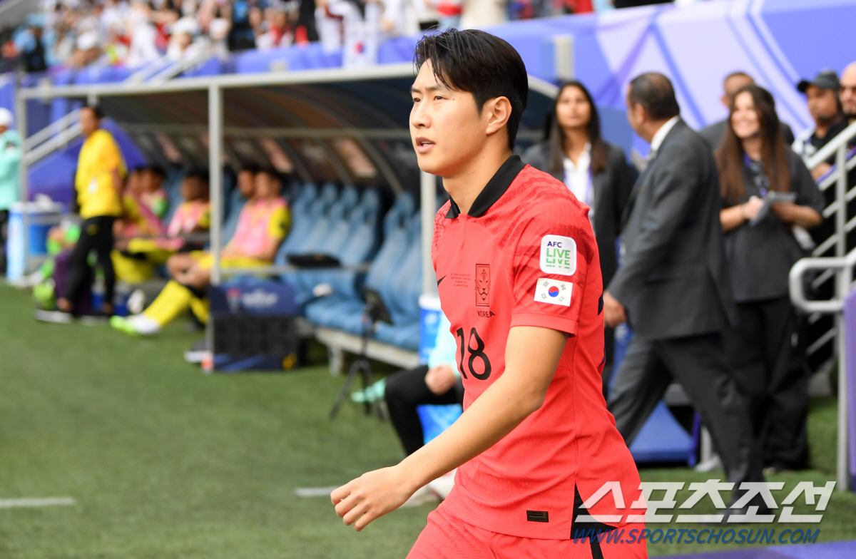'절친은 맹활약-4강 진출' 구보, 이강인 격려+도발 빛바랬다...아쉬운…