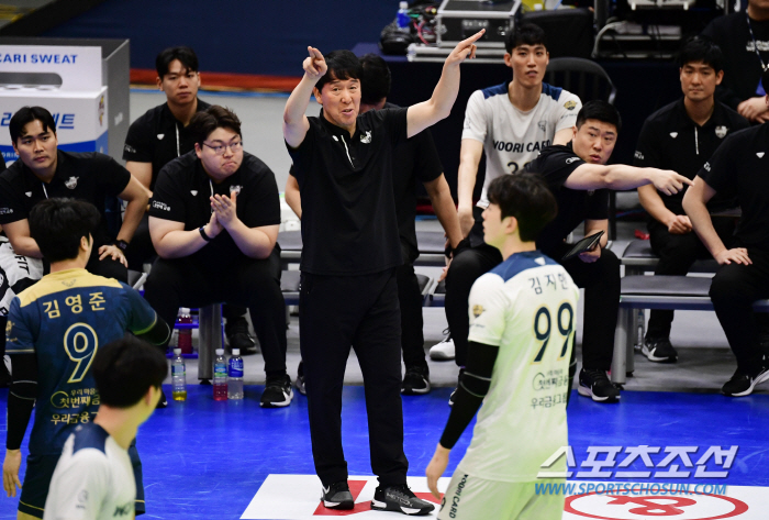 "호주 강하다지만, SON 있어 한국 승리 예상...공은 둥글다" 신영철…