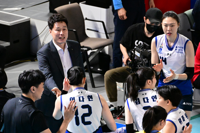 "우리 것을 못하면" 아쉬움 짙은 풀세트 끝 7연승 행진 종료…사령탑의 …