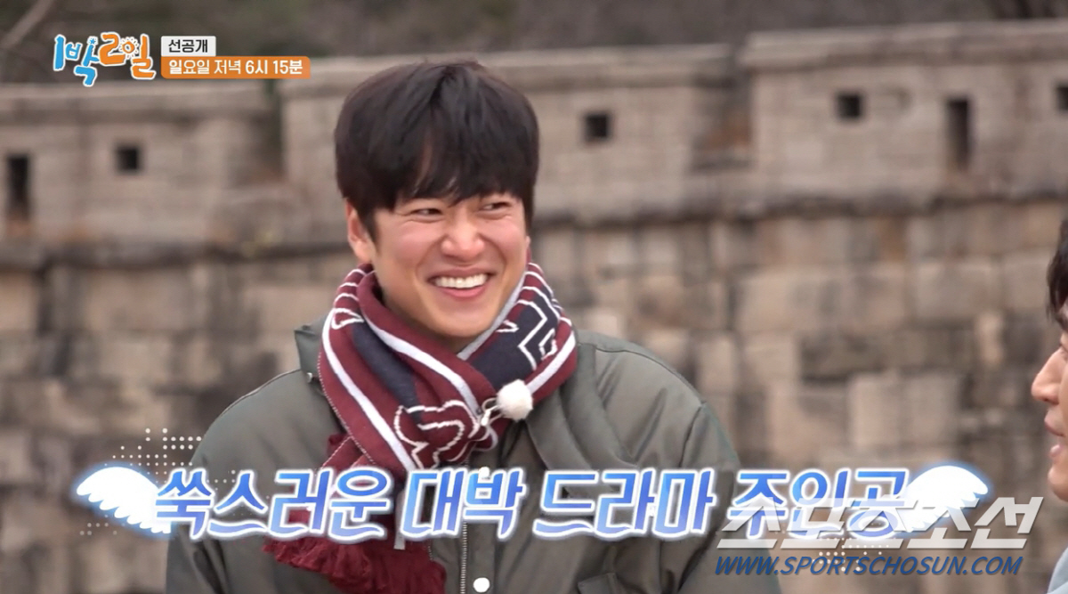 나인우. '바보 연기설' 휘말려…젠틀 스윗맨 vs 해맑은 바보, 본캐는?